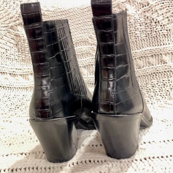 Alice + Olivia Westra Croc Embossed Leather Ankle Boots in Black 40 (9.5,10)